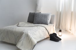 Vaalea merinovillapeite